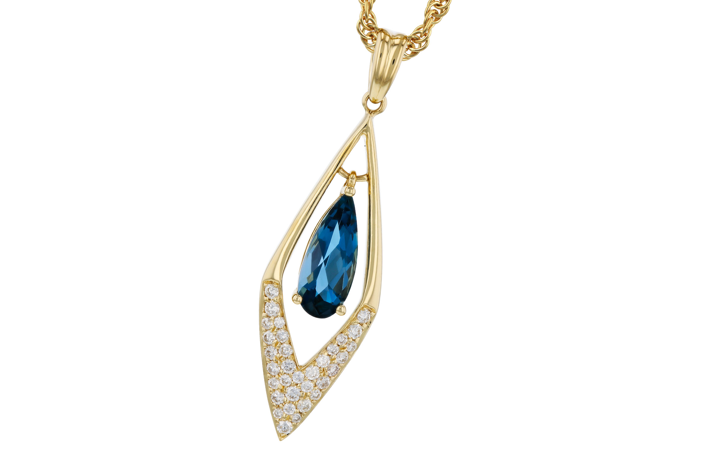 C321-56489: NECK .85 LONDON BLUE TOPAZ 1.02 TGW (10x4MM LBT)