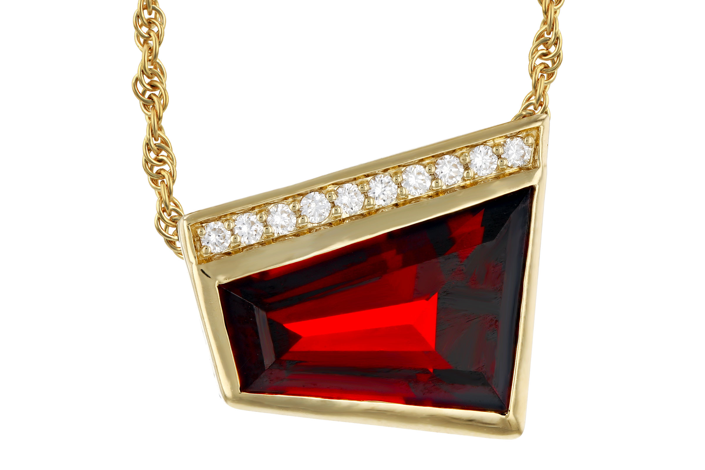 K321-56516: NECKLACE 3.92 GARNET 4.00 TGW
